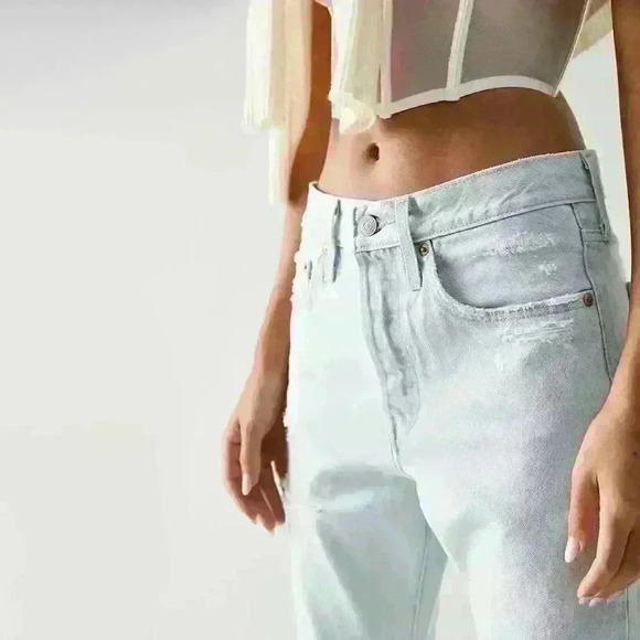 NWT Levi's 501 Light Wash High Rise Distressed Skinny Jeans - Picture 2 of 16